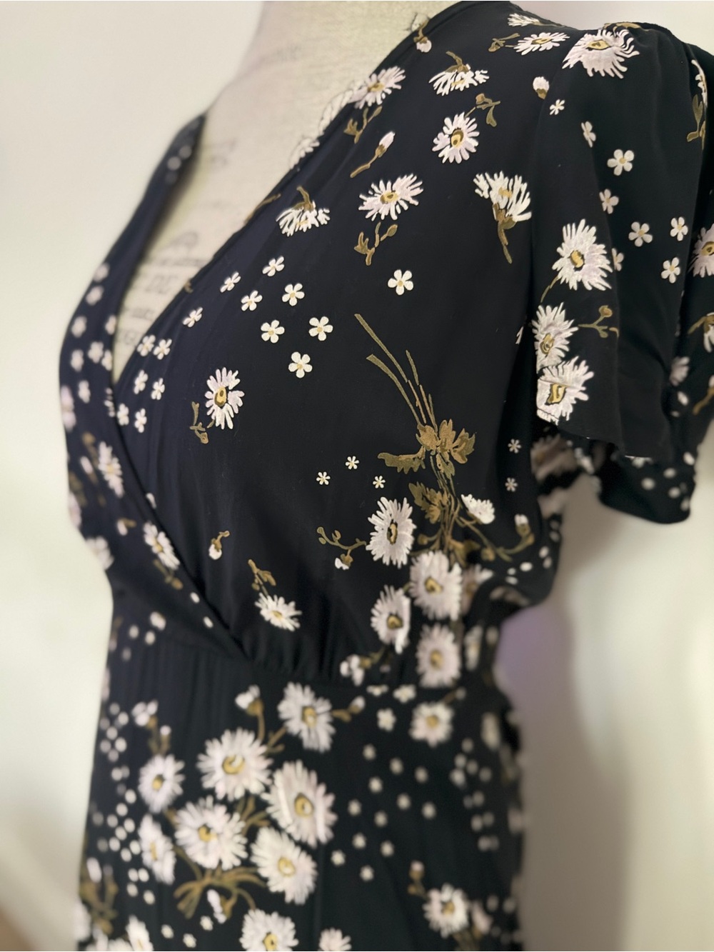 Madewell Black Floral V-Neck Midi Dress - Picture 6 of 11
